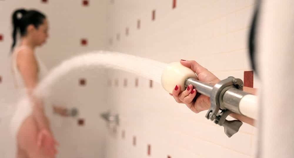 mont-dore-douche-img-9829-Marielsa-Niels-opt